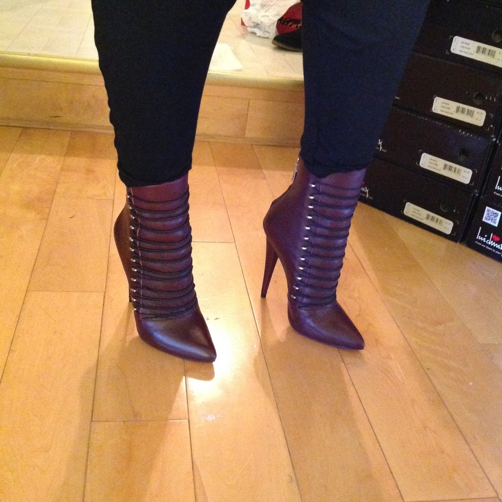 ZiGi Girl Women’s Easton wine Booties